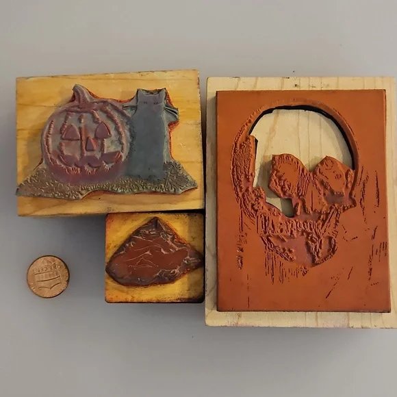 Lot of 14 Halloween themed rubber stamps Pumpkins skulls a graveyard border cats - Picture 7 of 14